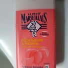 Swatch de Lolitar04 : Gel douche extra doux, pêche blanche & nectarine, Le Petit Marseillais