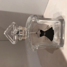 Swatch de Mamantest03 : La Petite Robe Noire - Eau de Parfum, Guerlain