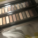 Swatch de Yamss : Naked 2  Basics Palette, Urban Decay