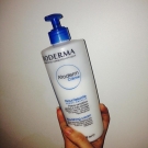 Swatch de Charlène91170 : Atoderm Crème, Bioderma