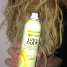 Swatch de Charlène91170 : Shampooing Sec Purifiant à l'Extrait de Citron, Garnier