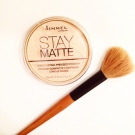 Swatch de Charlène91170 : Stay Matte Poudre compacte Matifiante, Rimmel London
