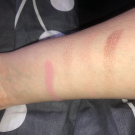 Swatch de Byliaa : The New Nude Palette - Palette de fards à paupières, Huda Beauty