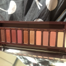 Swatch de Byliaa : Naked Cherry - Palette de fards à paupières, Urban Decay