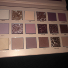 Swatch de Byliaa : The New Nude Palette - Palette de fards à paupières, Huda Beauty